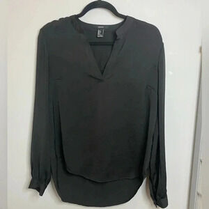 💚 F21 - Black long sleeved blouse - small